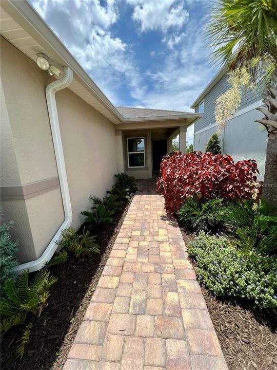 For Rent: $2,650 (4 beds, 2 baths, 1635 Square Feet)