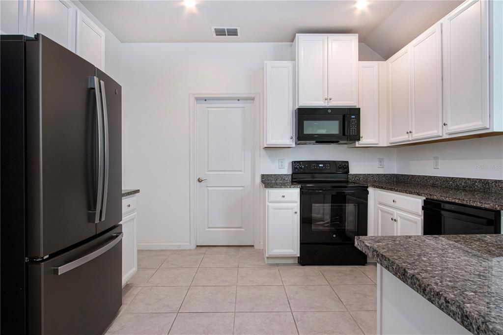 For Sale: $349,900 (3 beds, 2 baths, 1860 Square Feet)