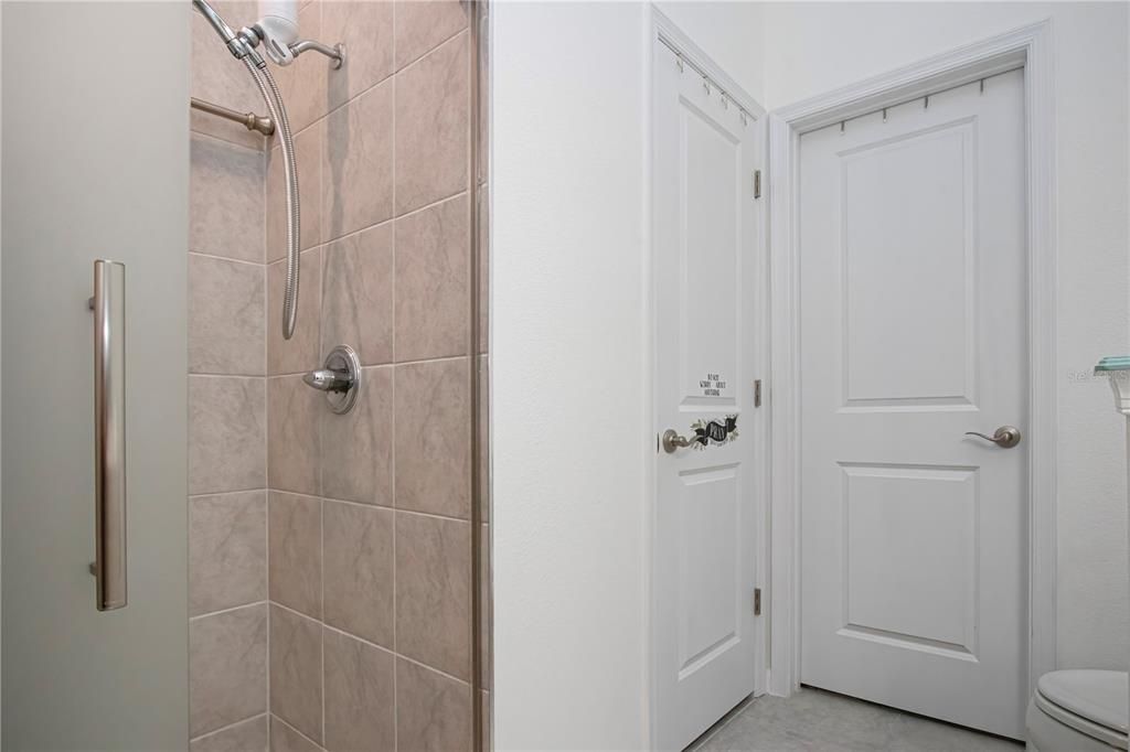 For Sale: $349,900 (3 beds, 2 baths, 1860 Square Feet)