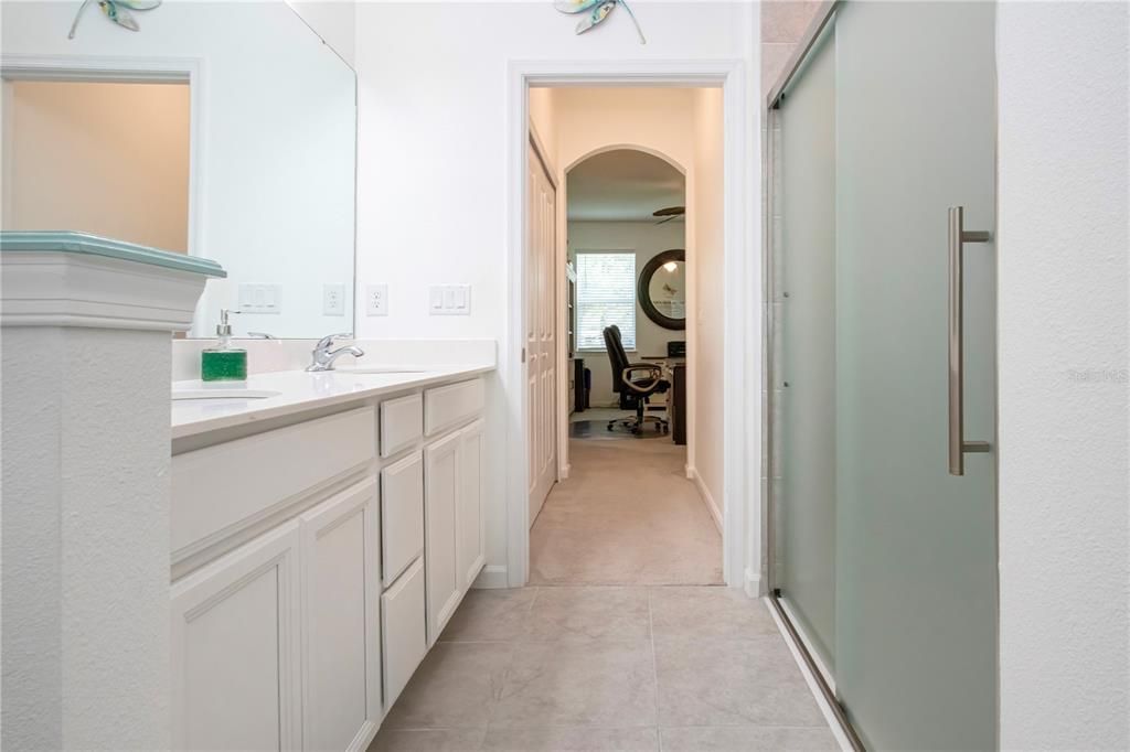 For Sale: $349,900 (3 beds, 2 baths, 1860 Square Feet)