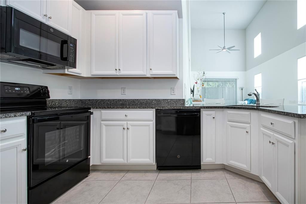 For Sale: $349,900 (3 beds, 2 baths, 1860 Square Feet)