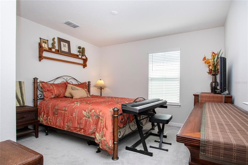 For Sale: $349,900 (3 beds, 2 baths, 1860 Square Feet)