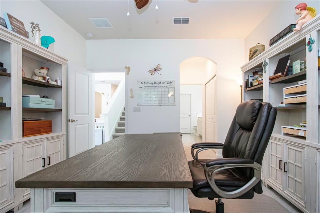 For Sale: $349,900 (3 beds, 2 baths, 1860 Square Feet)