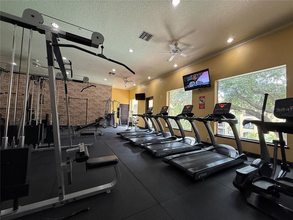 Active With Contract: $259,999 (2 beds, 2 baths, 1152 Square Feet)