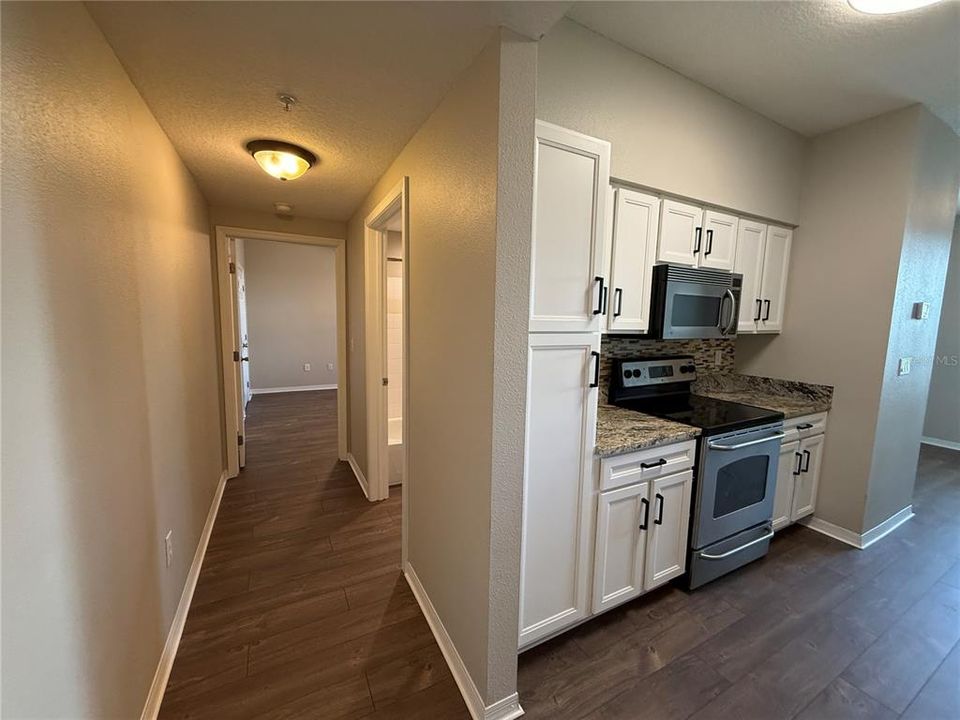 Active With Contract: $259,999 (2 beds, 2 baths, 1152 Square Feet)