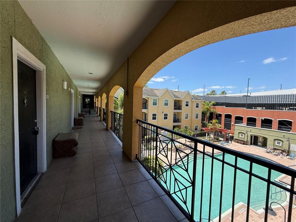 Active With Contract: $259,999 (2 beds, 2 baths, 1152 Square Feet)