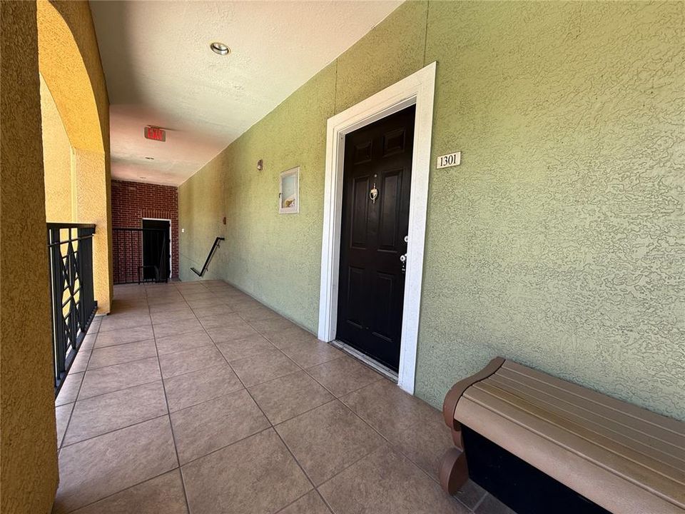 Active With Contract: $259,999 (2 beds, 2 baths, 1152 Square Feet)