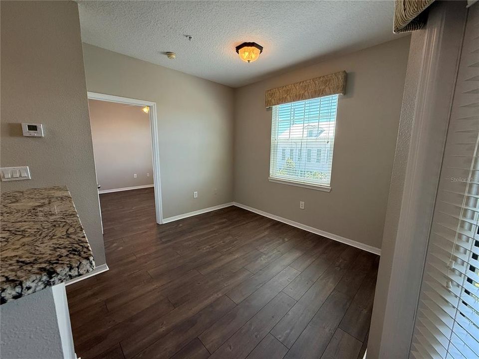 Active With Contract: $259,999 (2 beds, 2 baths, 1152 Square Feet)