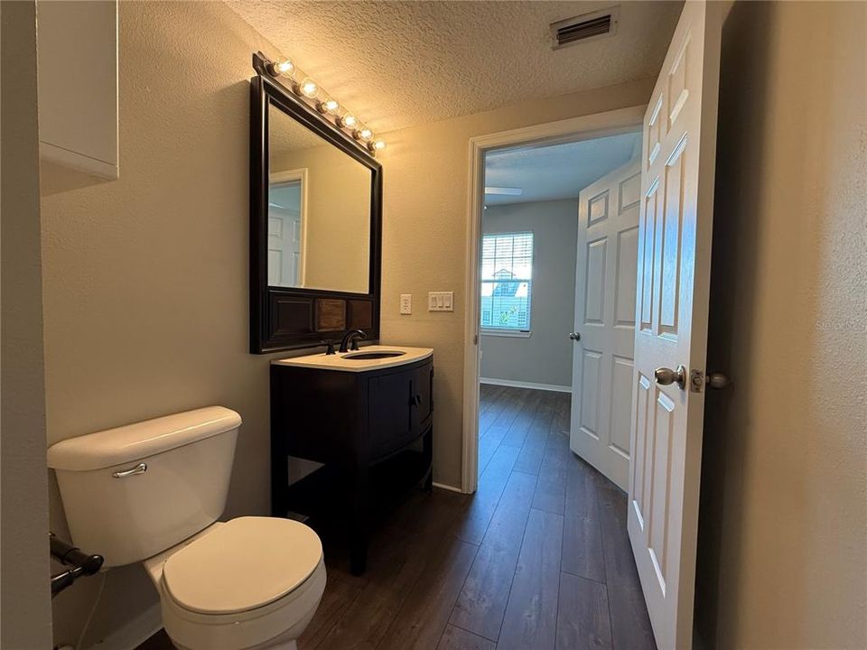 Active With Contract: $259,999 (2 beds, 2 baths, 1152 Square Feet)