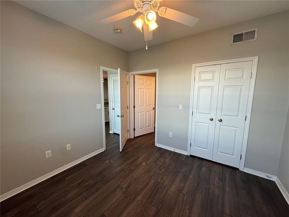 Active With Contract: $259,999 (2 beds, 2 baths, 1152 Square Feet)