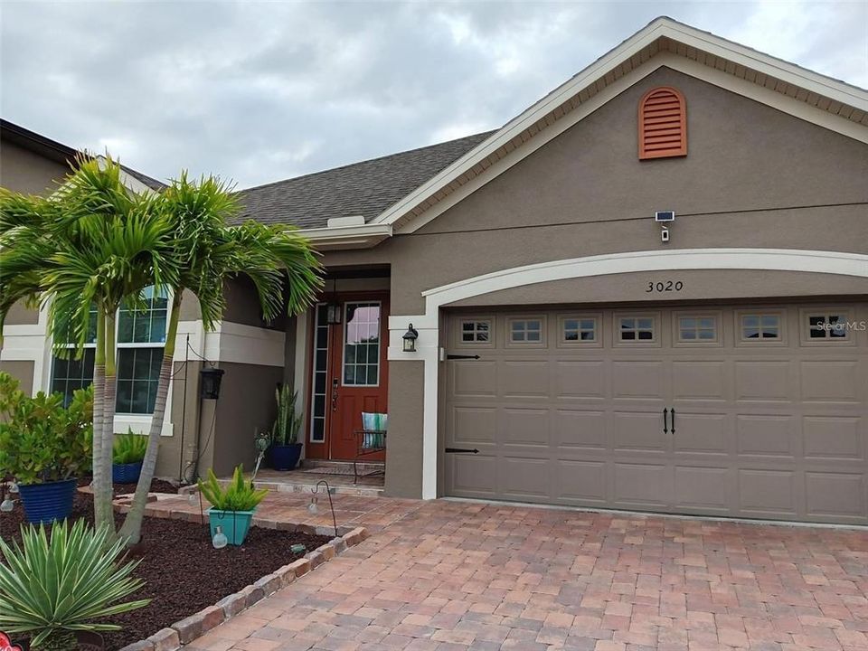 For Rent: $1,300 (1 beds, 1 baths, 600 Square Feet)