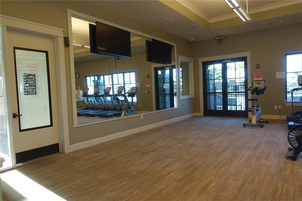 For Rent: $1,300 (1 beds, 1 baths, 600 Square Feet)