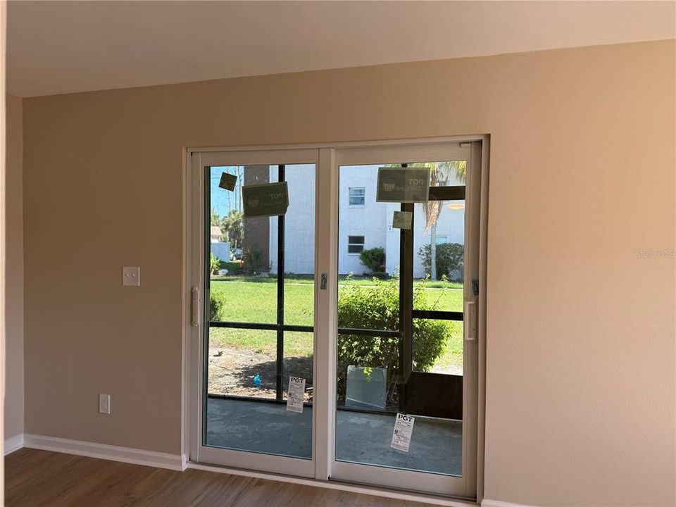 For Rent: $1,250 (1 beds, 1 baths, 594 Square Feet)