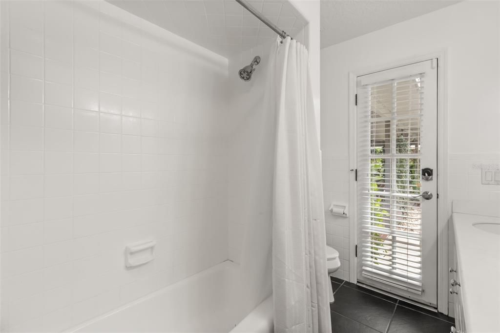 For Sale: $850,000 (4 beds, 2 baths, 1870 Square Feet)