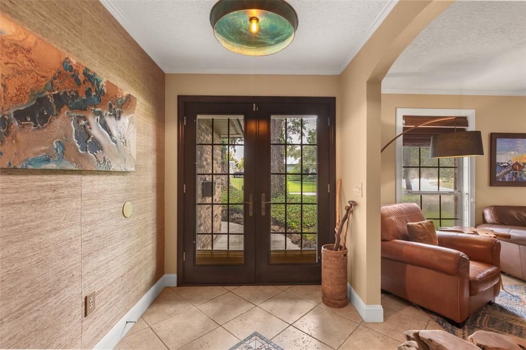 For Sale: $850,000 (4 beds, 2 baths, 1870 Square Feet)