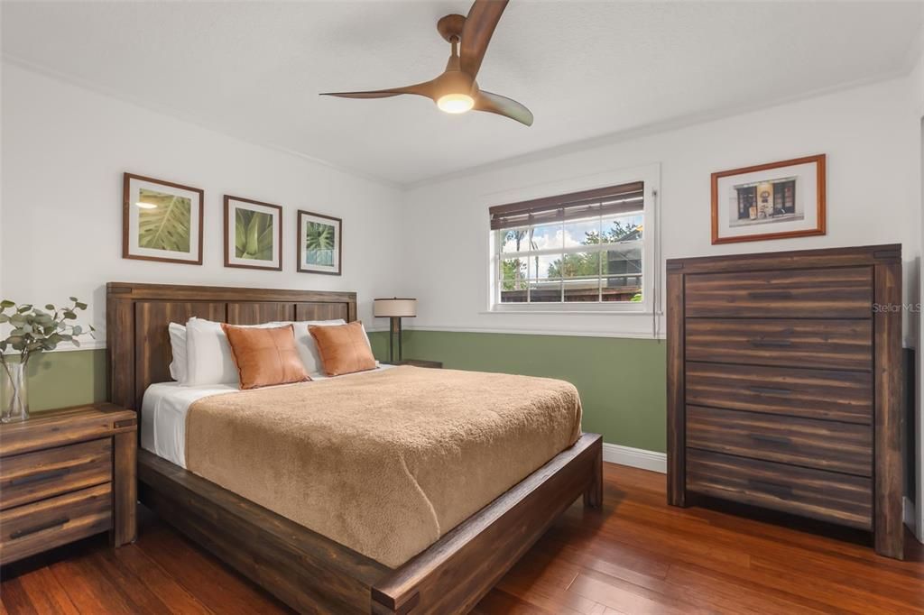 For Sale: $850,000 (4 beds, 2 baths, 1870 Square Feet)