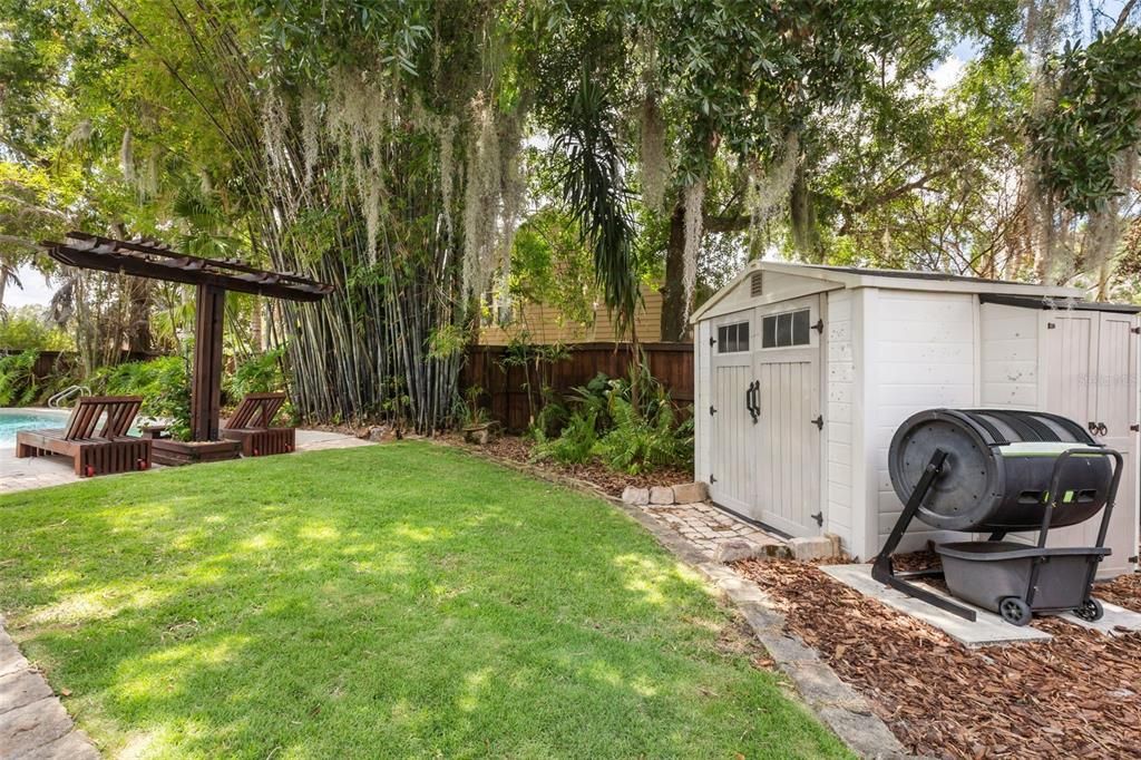 For Sale: $850,000 (4 beds, 2 baths, 1870 Square Feet)