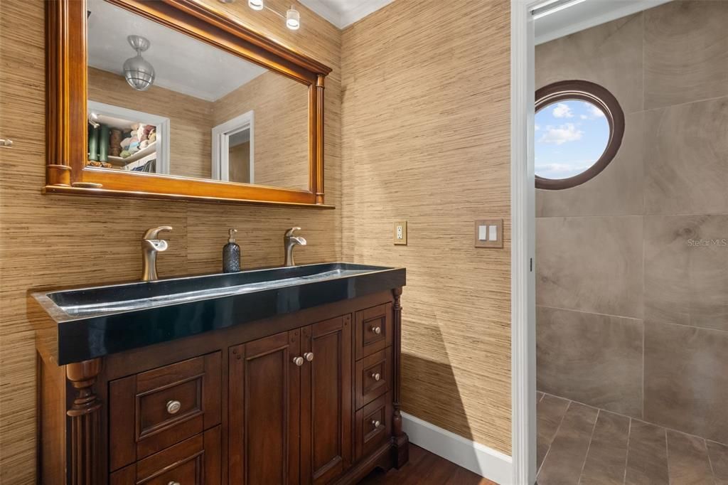 For Sale: $850,000 (4 beds, 2 baths, 1870 Square Feet)