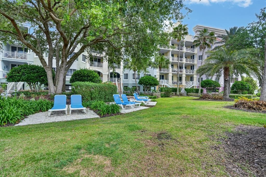 На продажу: $439,900 (2 спален, 2 ванн, 1351 Квадратных фут)