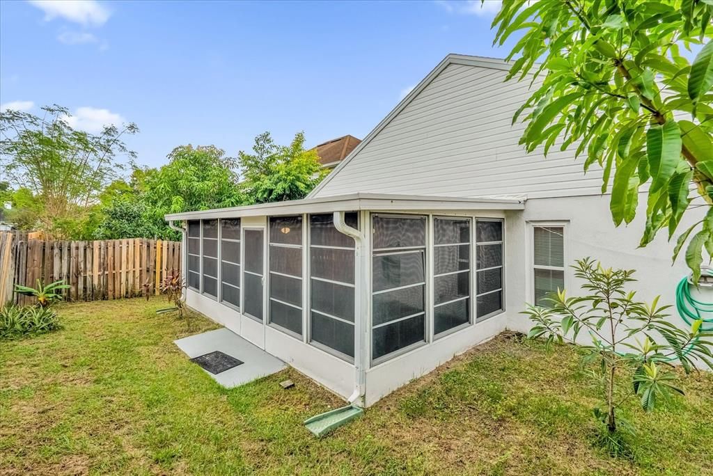 Active With Contract: $389,000 (3 beds, 2 baths, 1559 Square Feet)