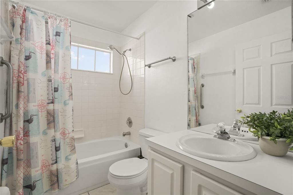 Active With Contract: $389,000 (3 beds, 2 baths, 1559 Square Feet)