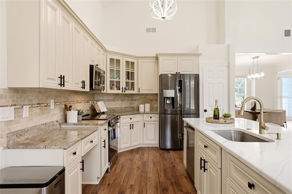 For Sale: $624,900 (5 beds, 3 baths, 2964 Square Feet)