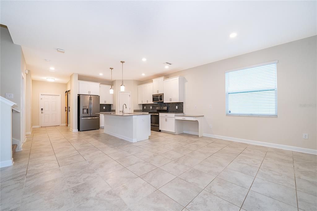 En Venta: $529,000 (5 camas, 3 baños, 2461 Pies cuadrados)