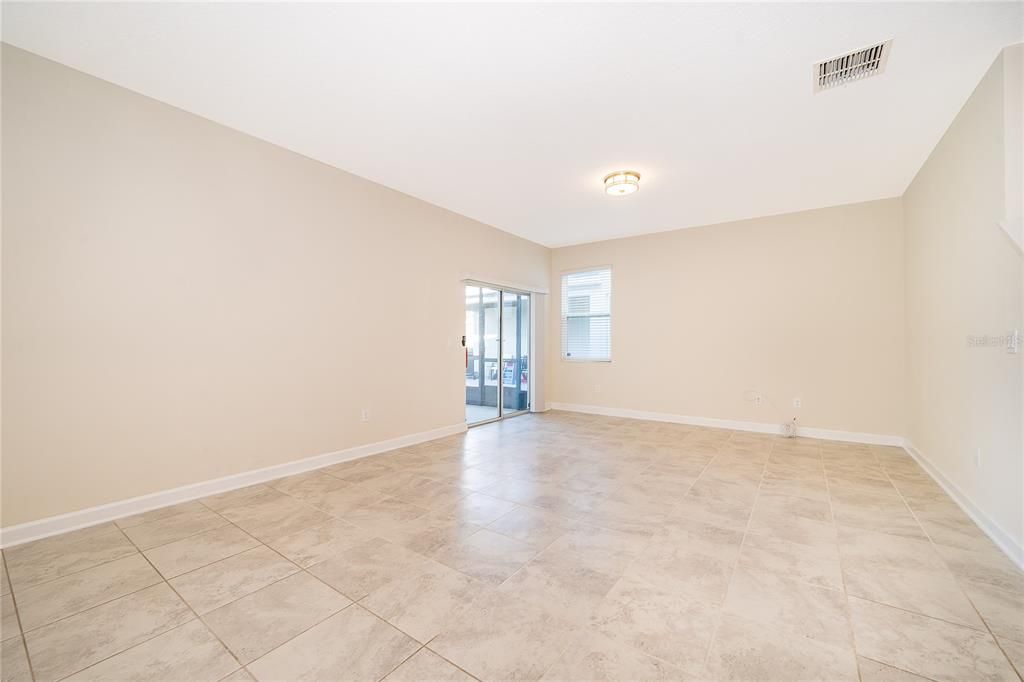 En Venta: $529,000 (5 camas, 3 baños, 2461 Pies cuadrados)