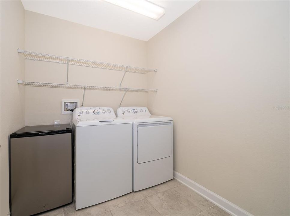 En Venta: $529,000 (5 camas, 3 baños, 2461 Pies cuadrados)