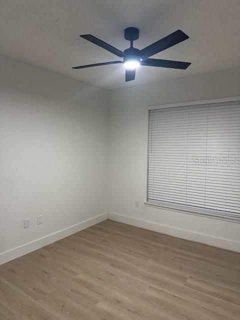 For Sale: $285,000 (2 beds, 2 baths, 1007 Square Feet)