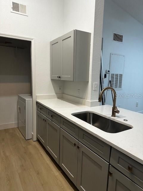 For Sale: $285,000 (2 beds, 2 baths, 1007 Square Feet)