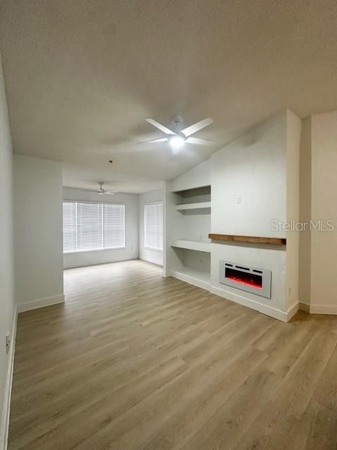 For Sale: $285,000 (2 beds, 2 baths, 1007 Square Feet)