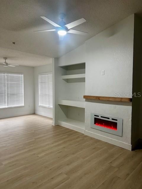For Sale: $285,000 (2 beds, 2 baths, 1007 Square Feet)
