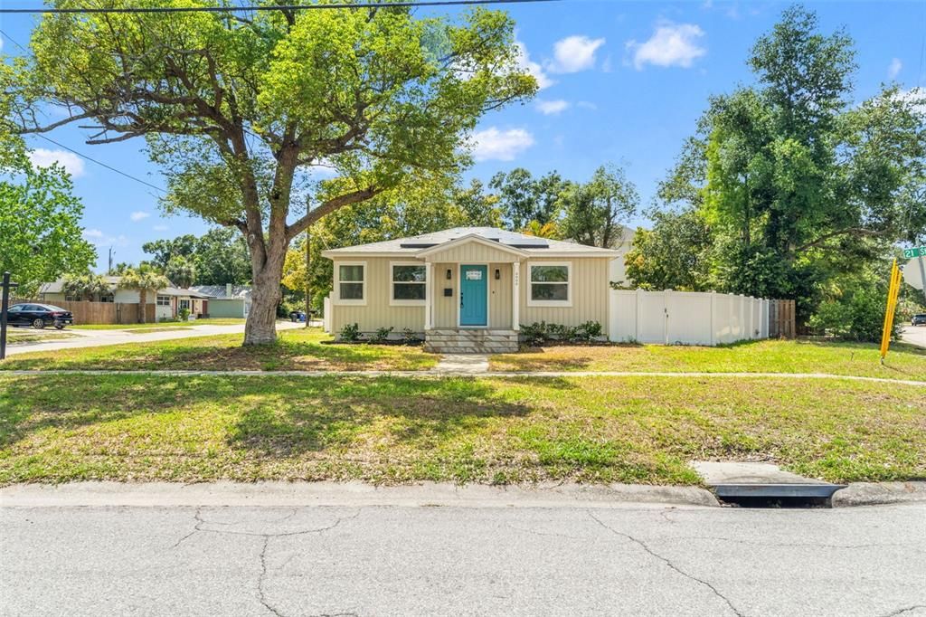 For Sale: $350,000 (3 beds, 1 baths, 1068 Square Feet)