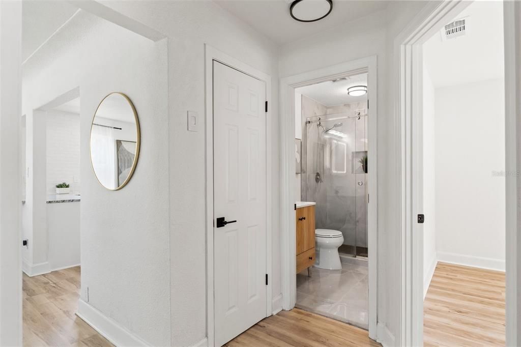 For Sale: $350,000 (3 beds, 1 baths, 1068 Square Feet)