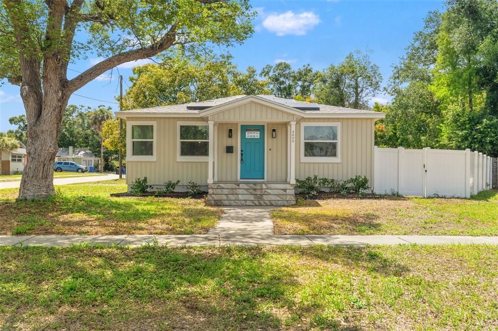 For Sale: $350,000 (3 beds, 1 baths, 1068 Square Feet)