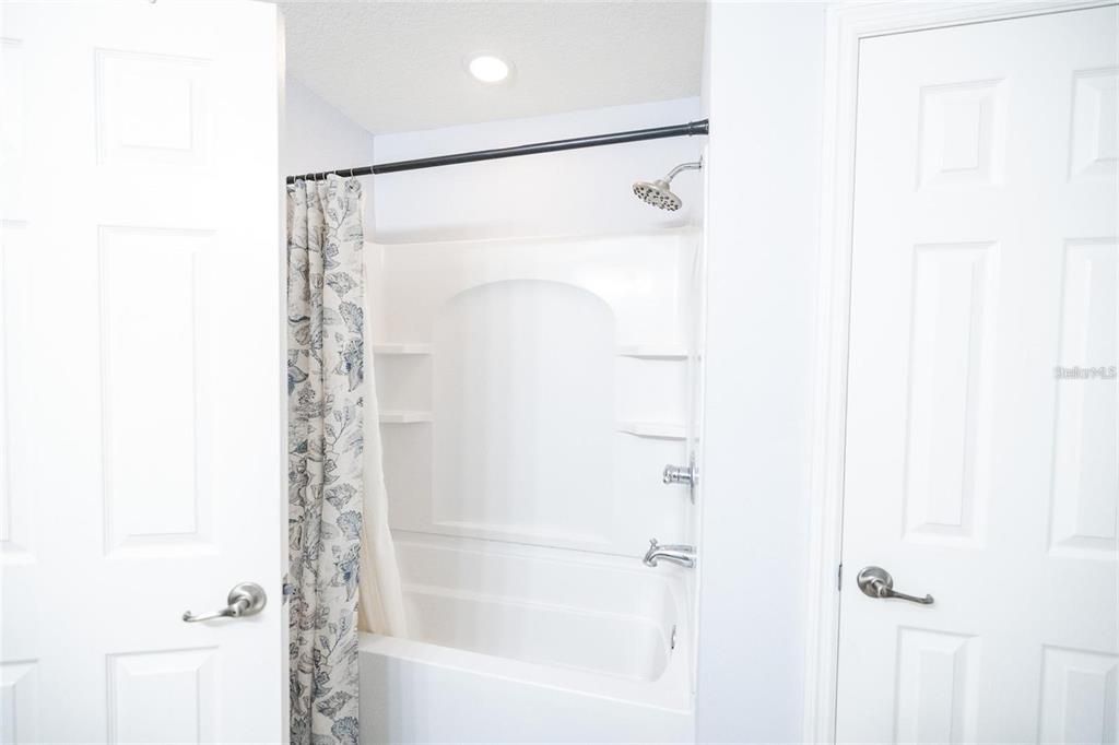 En Renta: $2,495 (3 camas, 2 baños, 1716 Pies cuadrados)