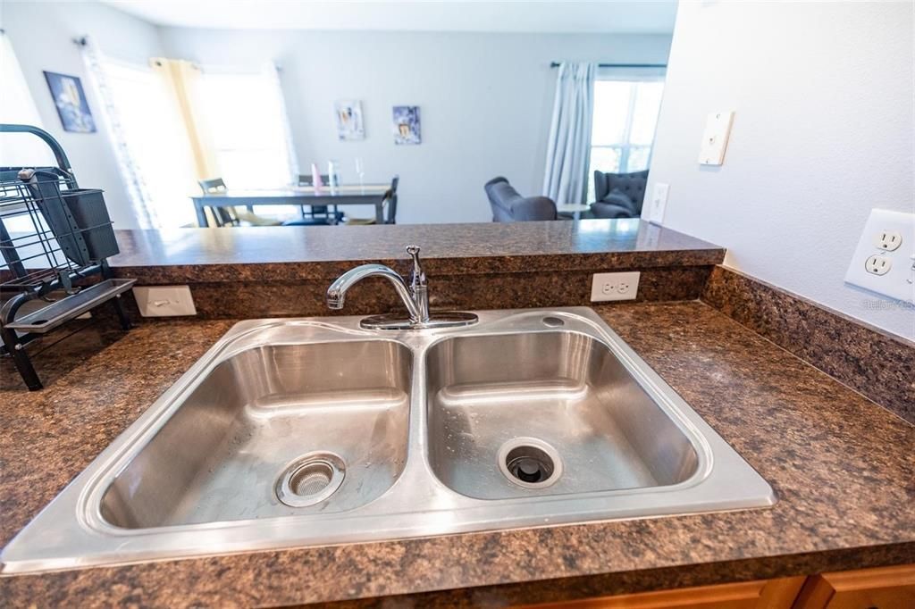En Renta: $2,495 (3 camas, 2 baños, 1716 Pies cuadrados)