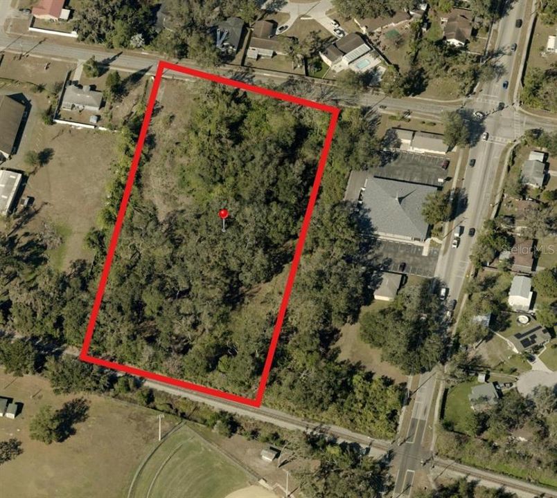 На продажу: $700,000 (4.24 acres)