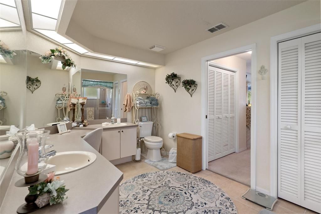 Active With Contract: $379,900 (3 beds, 2 baths, 1841 Square Feet)
