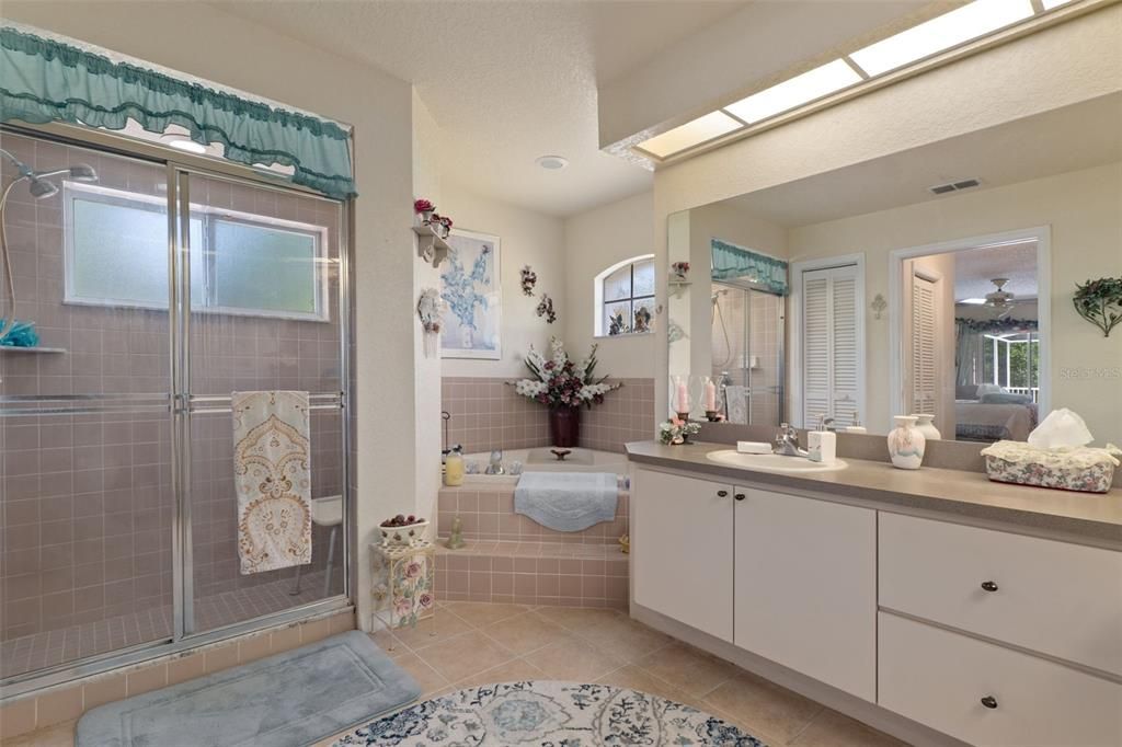 Active With Contract: $379,900 (3 beds, 2 baths, 1841 Square Feet)
