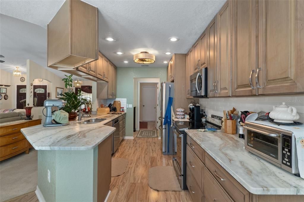 Active With Contract: $379,900 (3 beds, 2 baths, 1841 Square Feet)