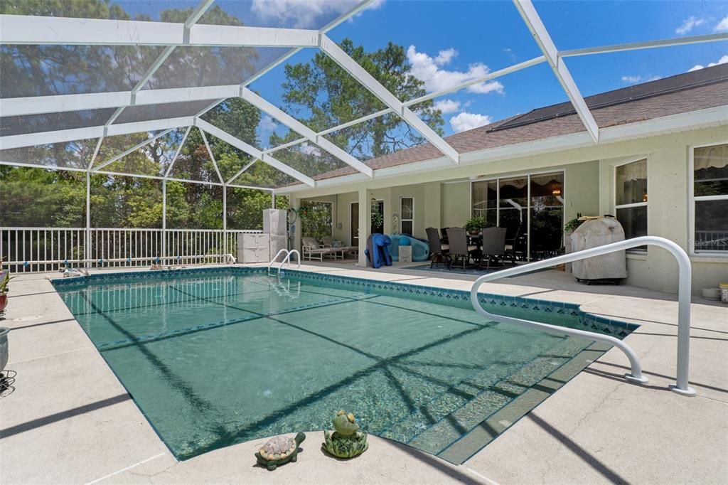 Active With Contract: $379,900 (3 beds, 2 baths, 1841 Square Feet)