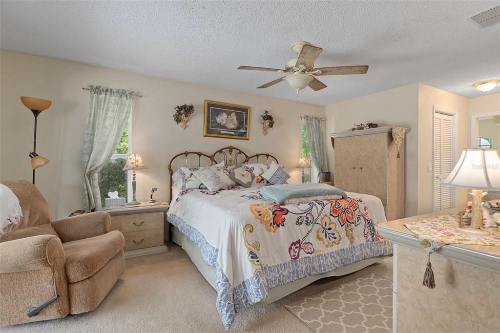 Active With Contract: $379,900 (3 beds, 2 baths, 1841 Square Feet)