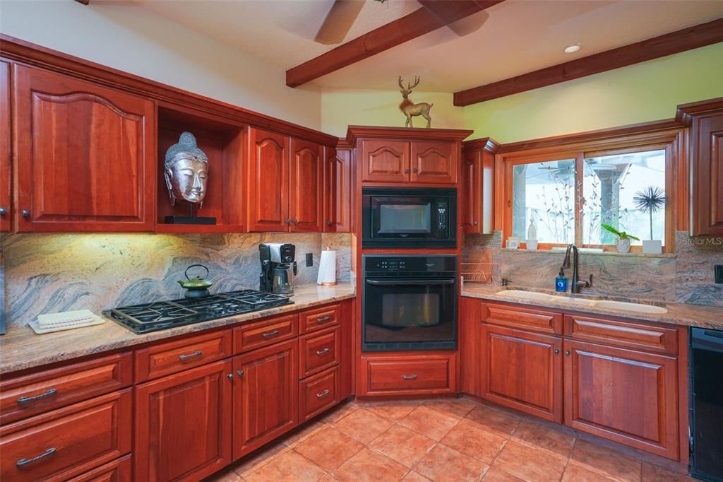 En Venta: $1,290,000 (2 camas, 2 baños, 2740 Pies cuadrados)