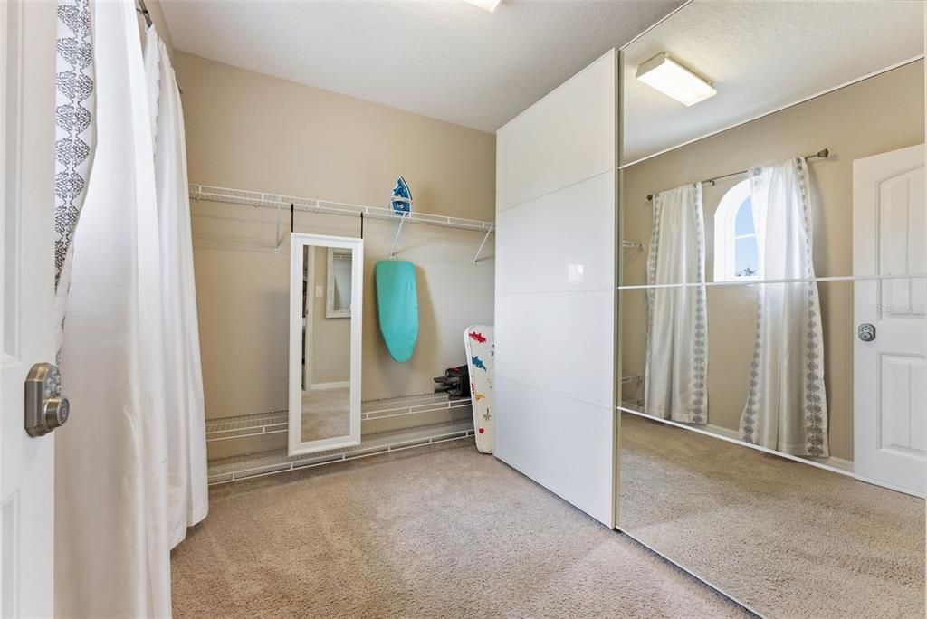 For Sale: $380,000 (4 beds, 3 baths, 2184 Square Feet)