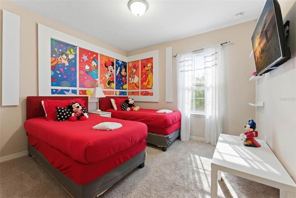 For Sale: $380,000 (4 beds, 3 baths, 2184 Square Feet)