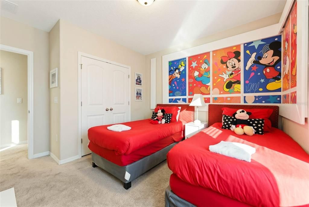 For Sale: $380,000 (4 beds, 3 baths, 2184 Square Feet)