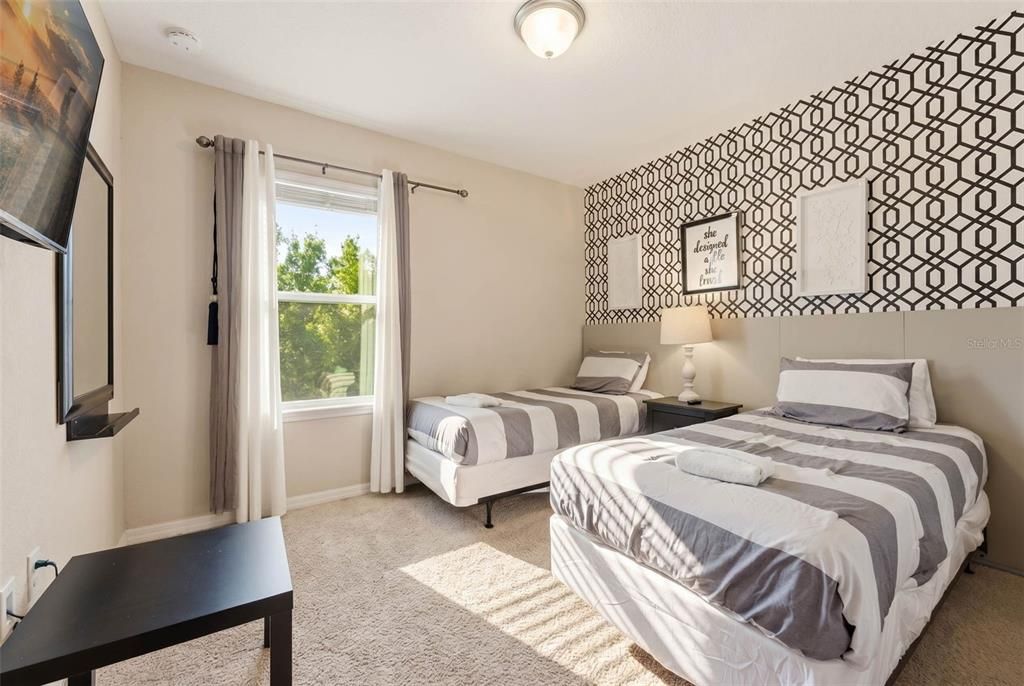 For Sale: $380,000 (4 beds, 3 baths, 2184 Square Feet)