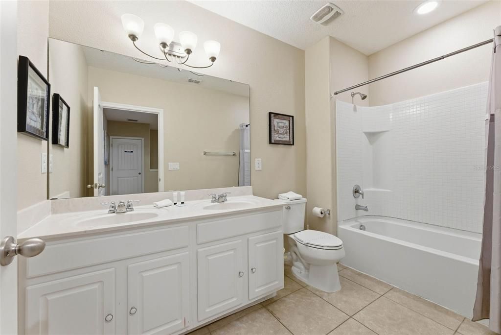 For Sale: $380,000 (4 beds, 3 baths, 2184 Square Feet)